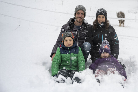  Familie Wüthrich im Schnee