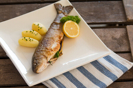 Gebratener Seesaibling mit Bergkartoffeln